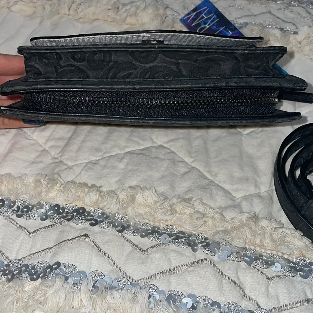 Violet‎ Ray black crossbody (NWT)
